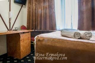 Гостиница  Строгино Экспо Москва Номер «Одно-Двухместный 5 Звезд SPA». Двуспальная супербольшая King-size кровать. Мини бассейн-джакузи, сауна, баня-2